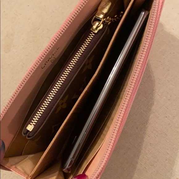 Chanel WOC - Picture 9 of 12